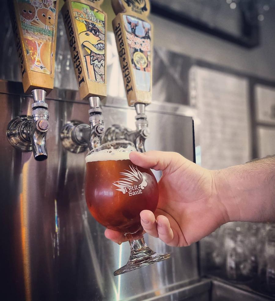 A tasty pint at Brasseurs du Petit-Sault. Photo credit: @petitsault