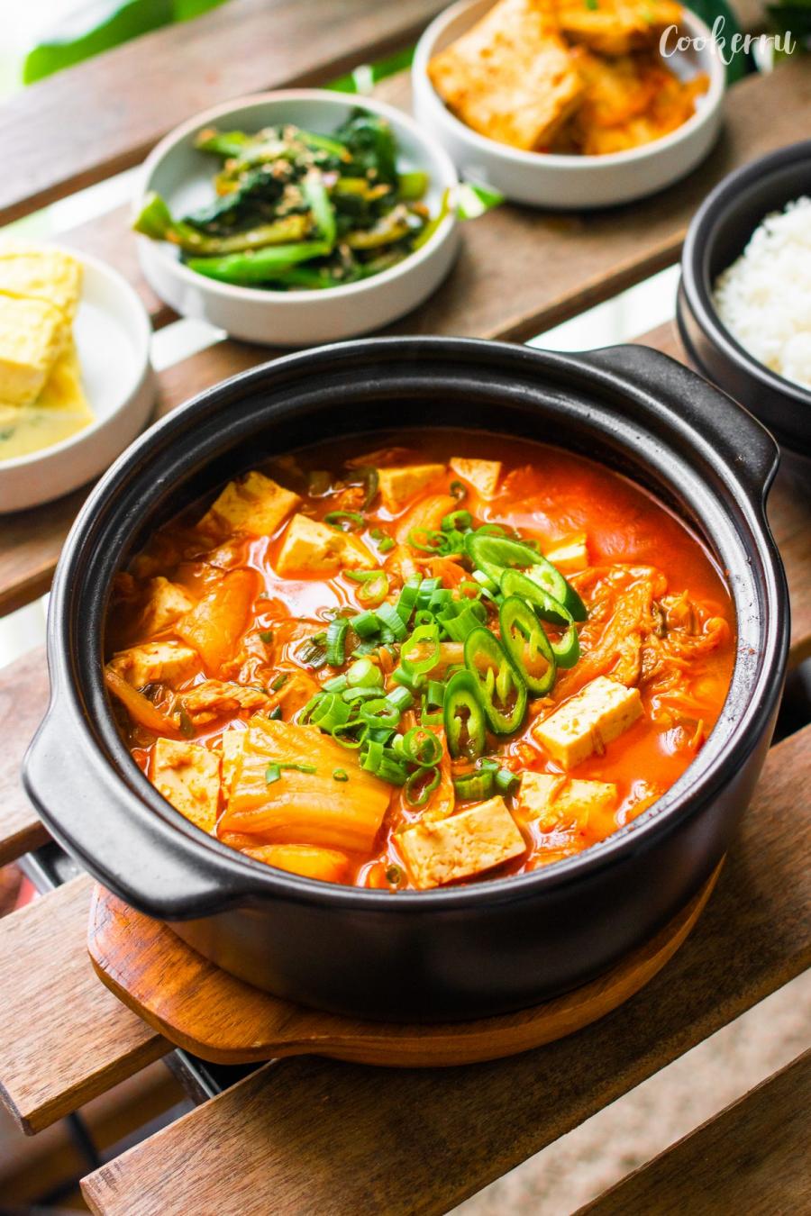 Kimchi stew - JapanGo